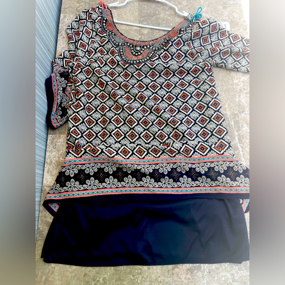 Geometric Patterned Women's Top by HARPER size L - Picture 5 of 11